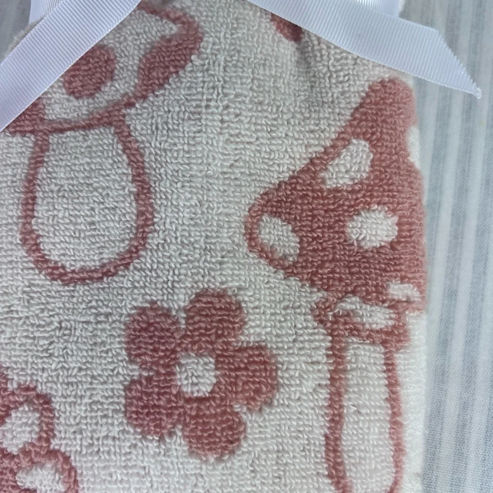 Deborah Connolly Mushroom Finger Tip Towels Pink White Quick Dry Set of 2 NEW